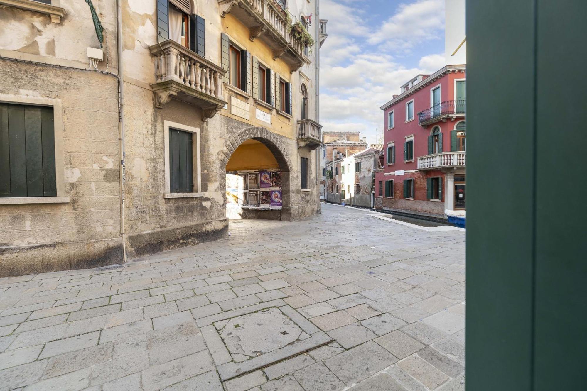 Santa Lucia Canal View By Wonderful Italy * Venedig