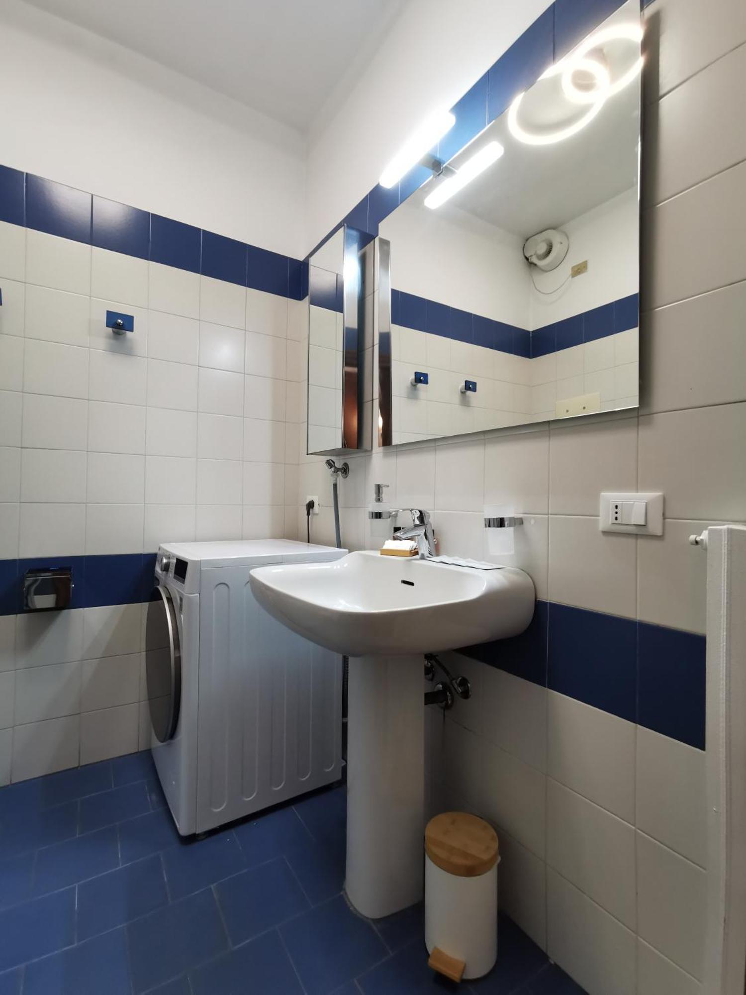 Large And Bright With Canal View Appartement *