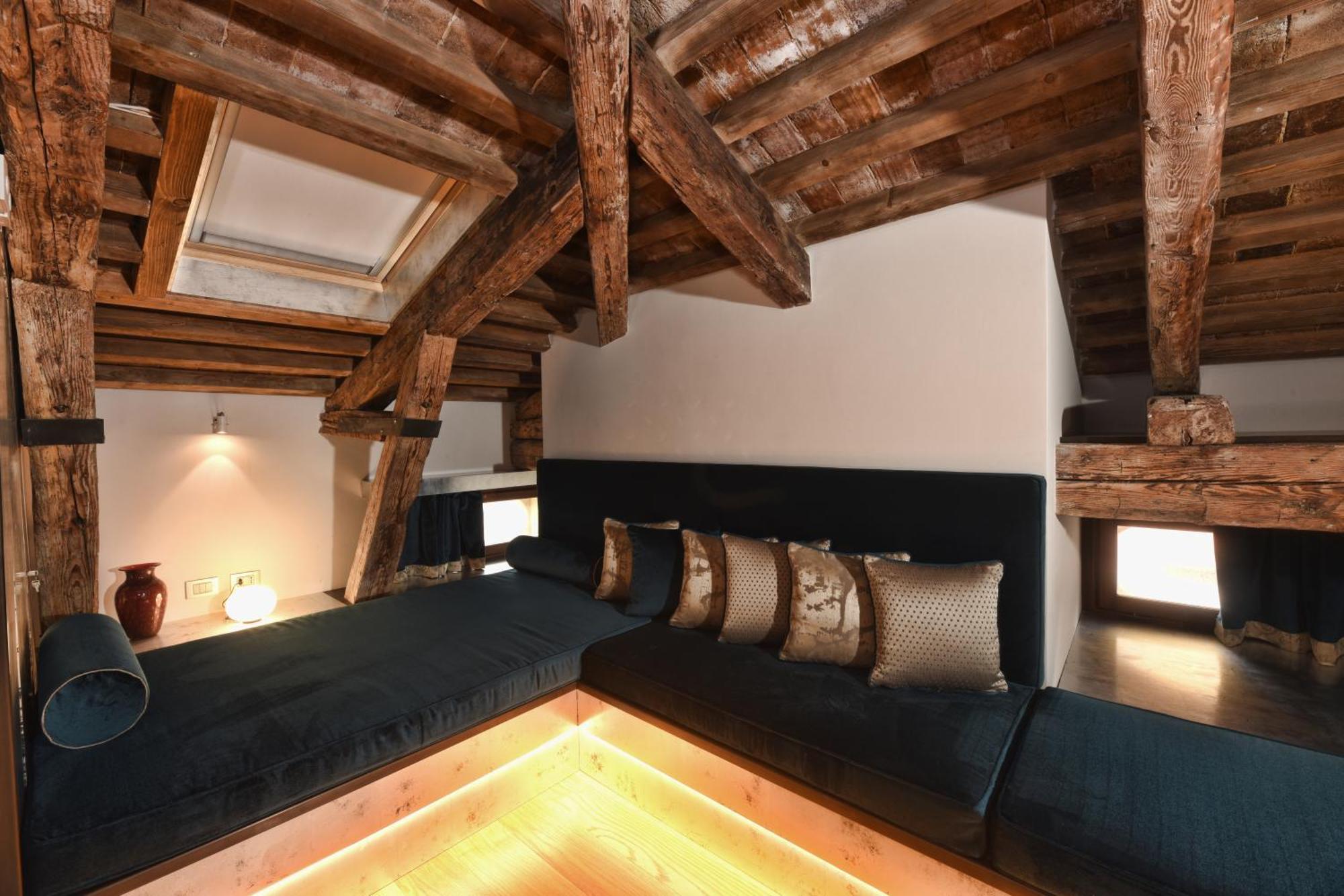 Santa Croce Boutique