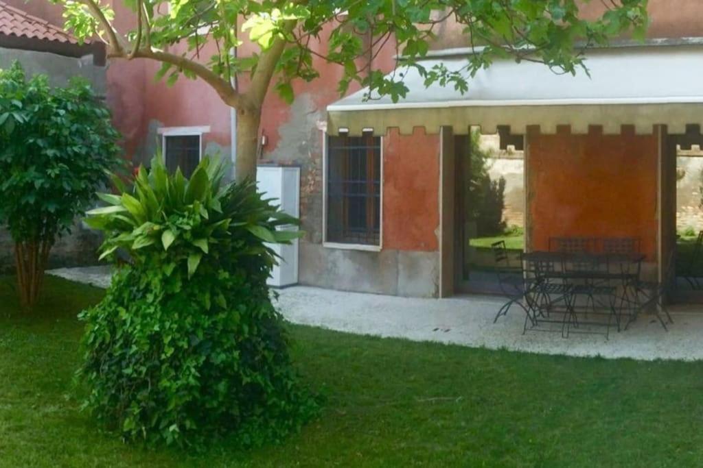 Raphael's Garden House *