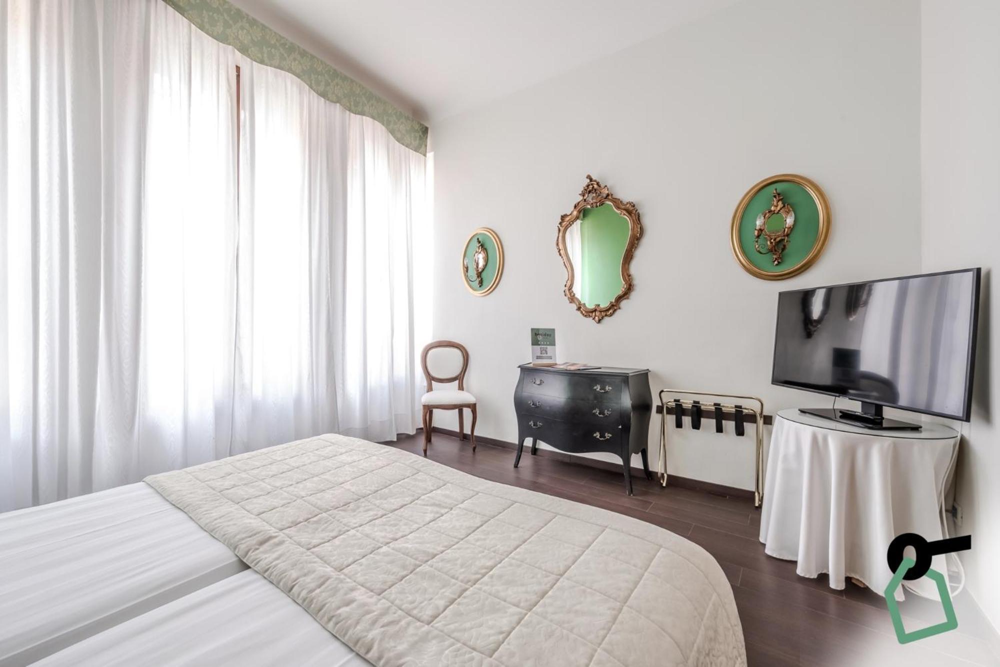 Hotiday Collection - Santa Lucia Hotel Venice