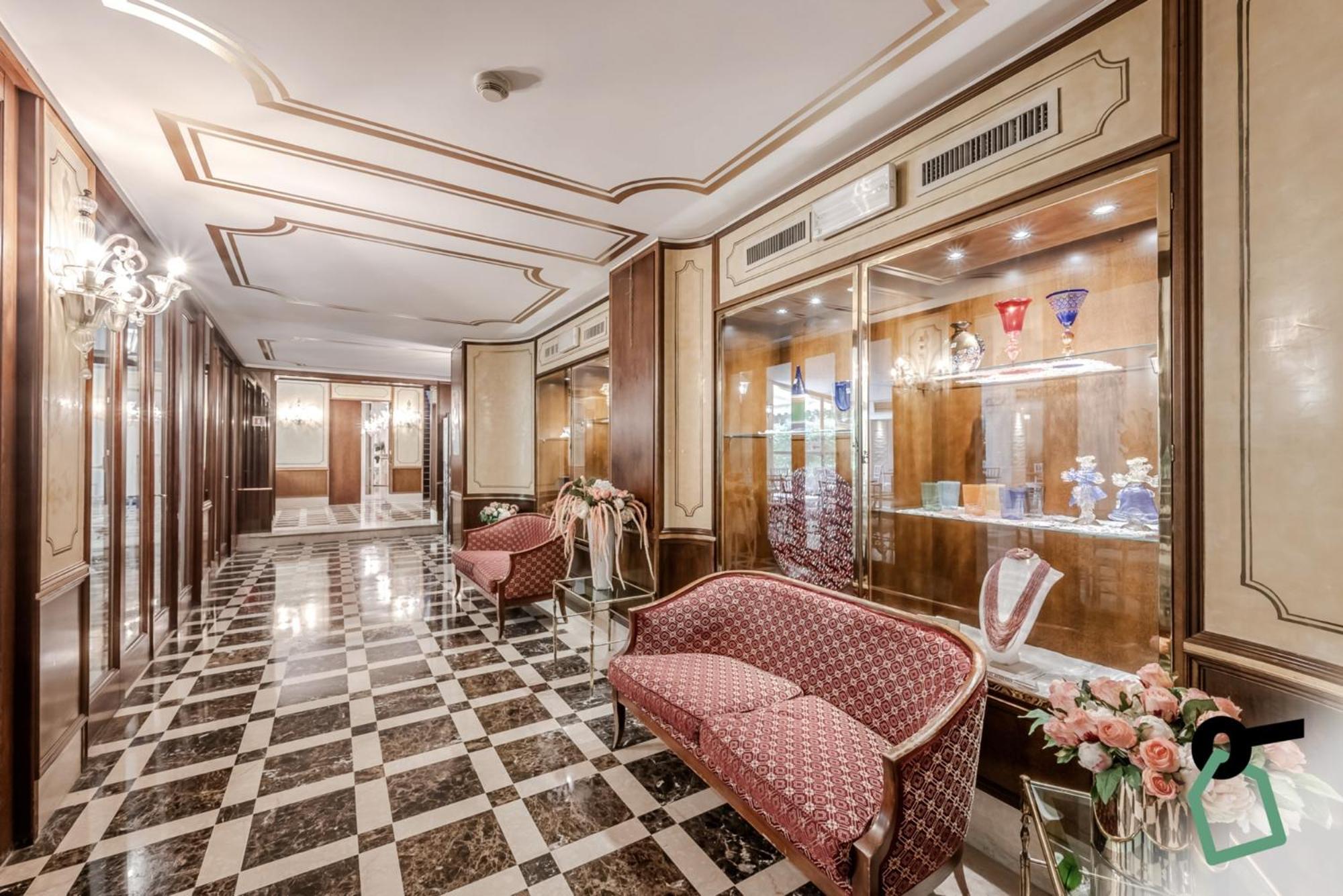 Hotiday Collection - Santa Lucia Hotel Venetië