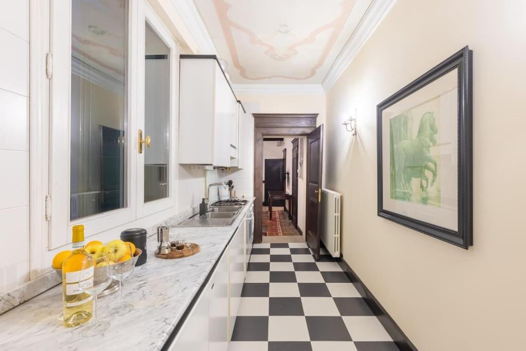 Canal View Luxury Heritage Retreat 2 Bedroom Appartement