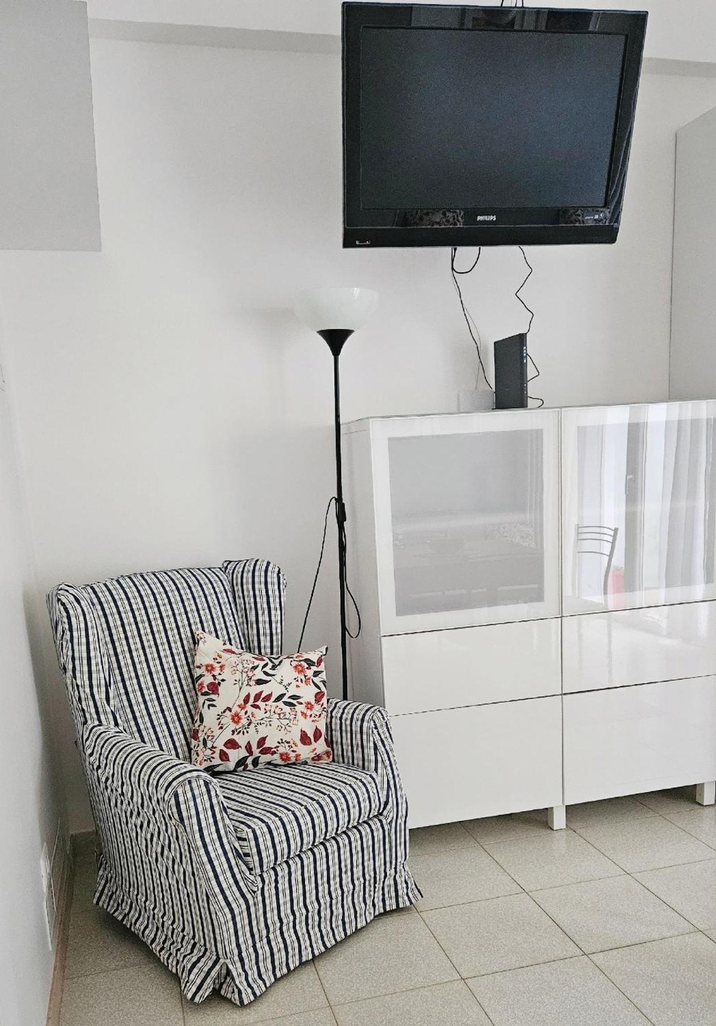 Sunny Comfort - Via Edmondo De Amicis, 2