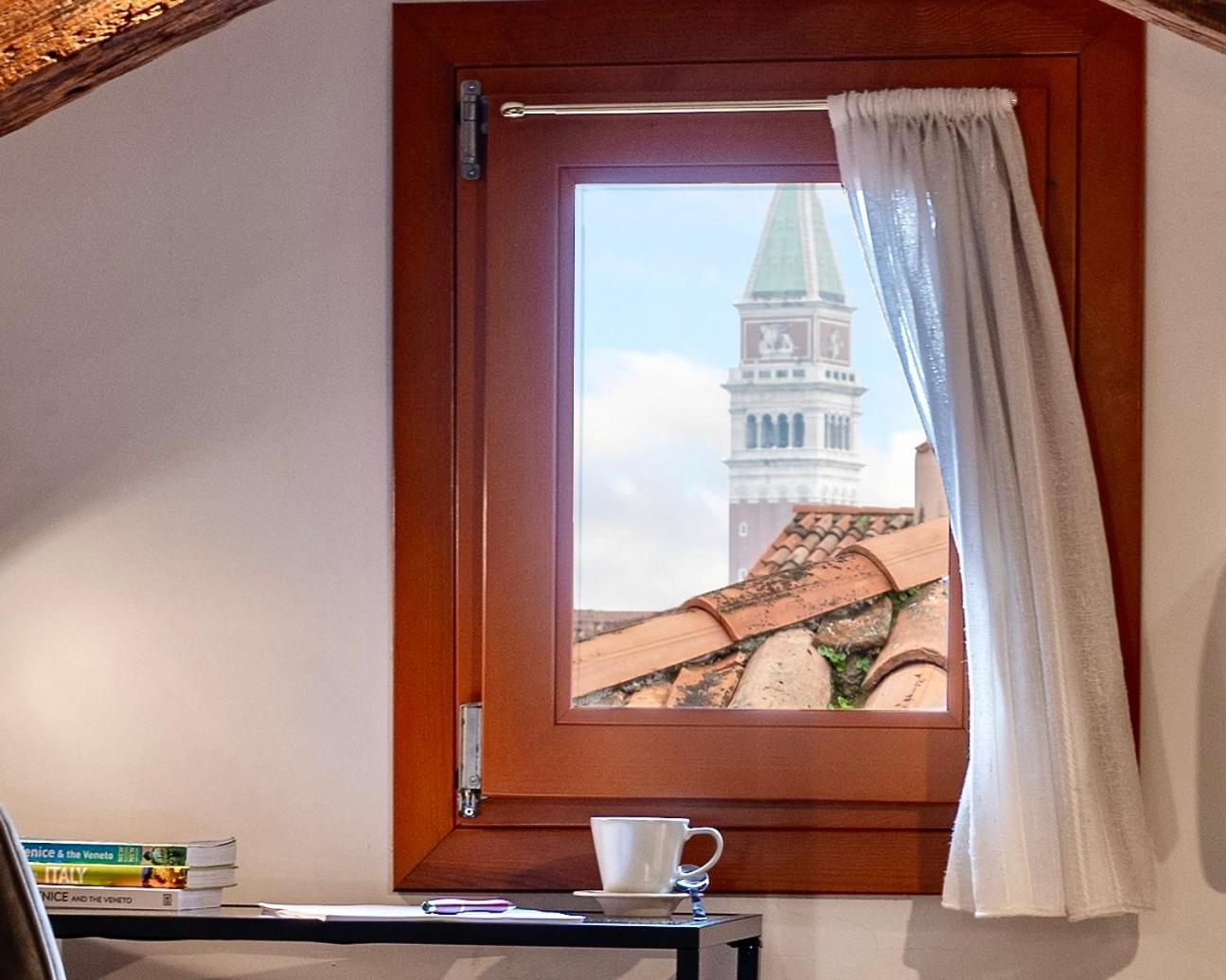 Glass House - Loft 2 Minutes To Rialto Bridge & View Venetië