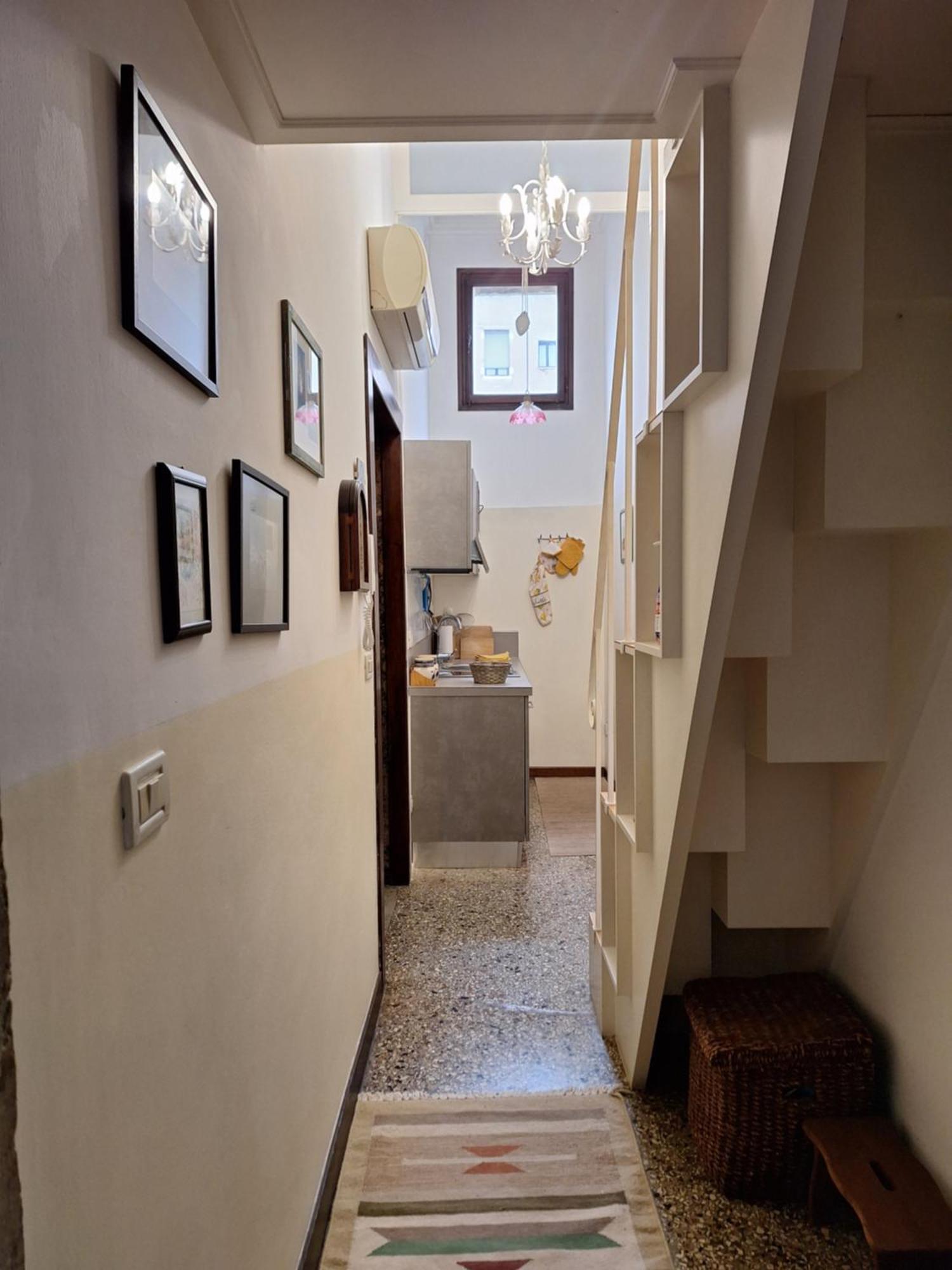 Palazzo Foscarini . Appartamento *