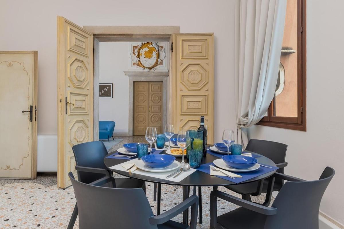 Luxury Calatrava - In Venetian Palazzo Venedig