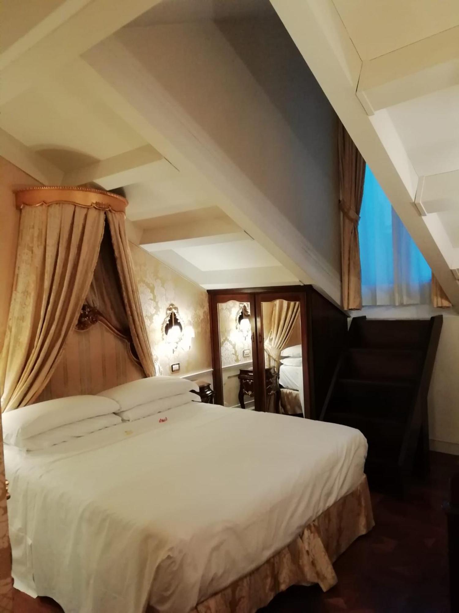 Hotel Canal Grande Venedig