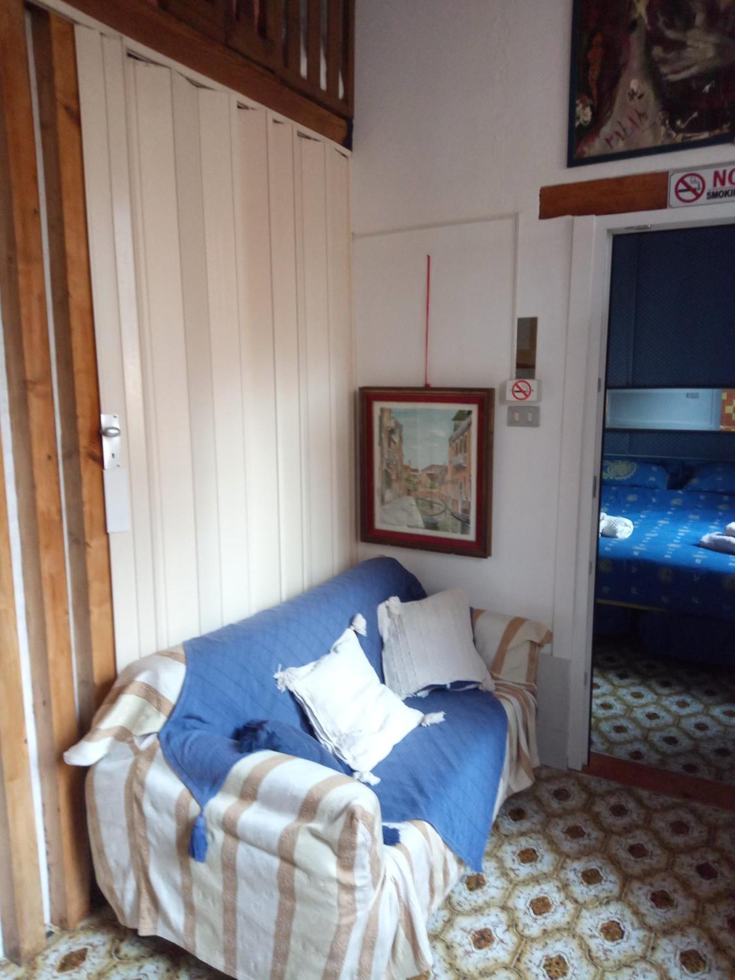 Bed & Breakfast Biennale *
