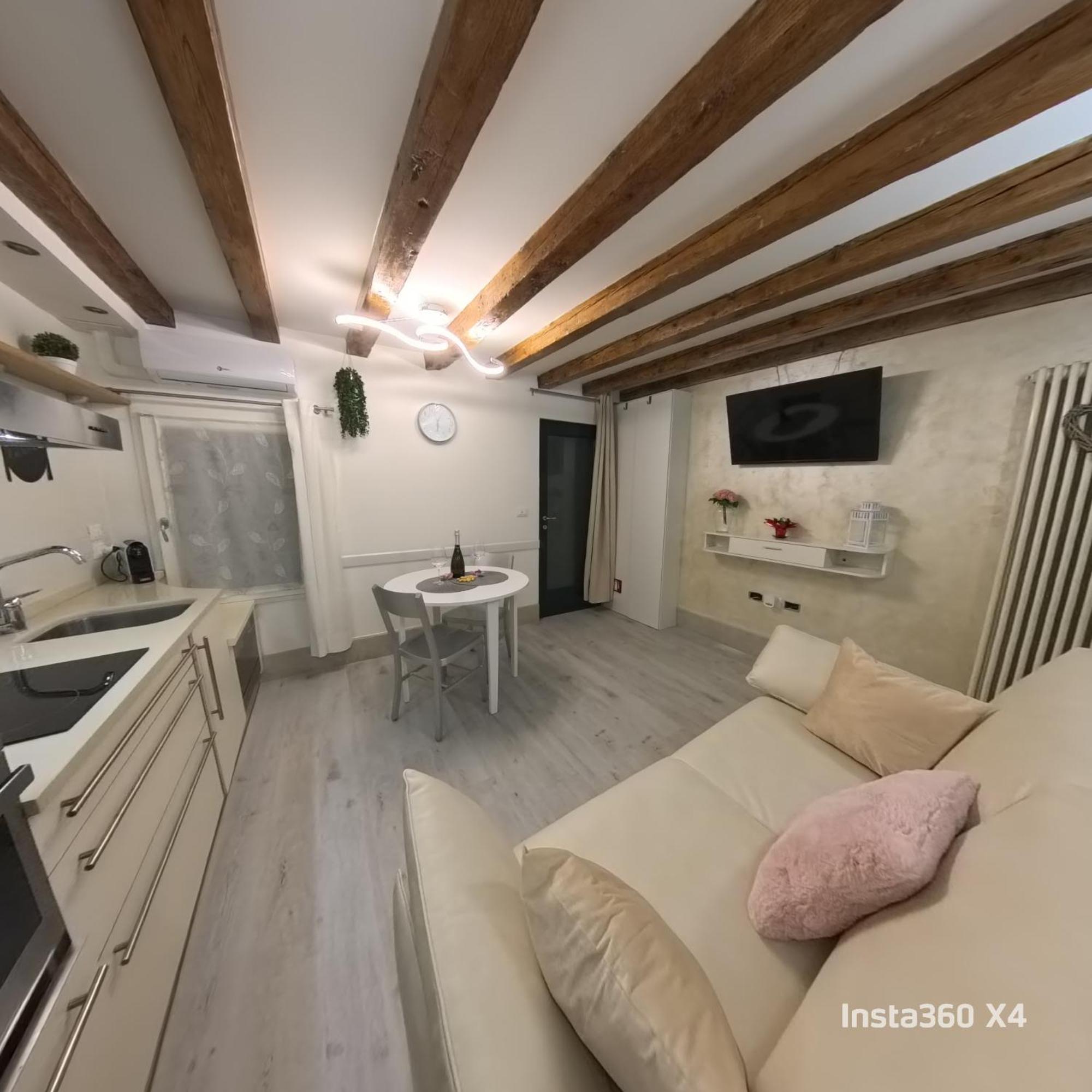 La Corticella Biennale Appartement *