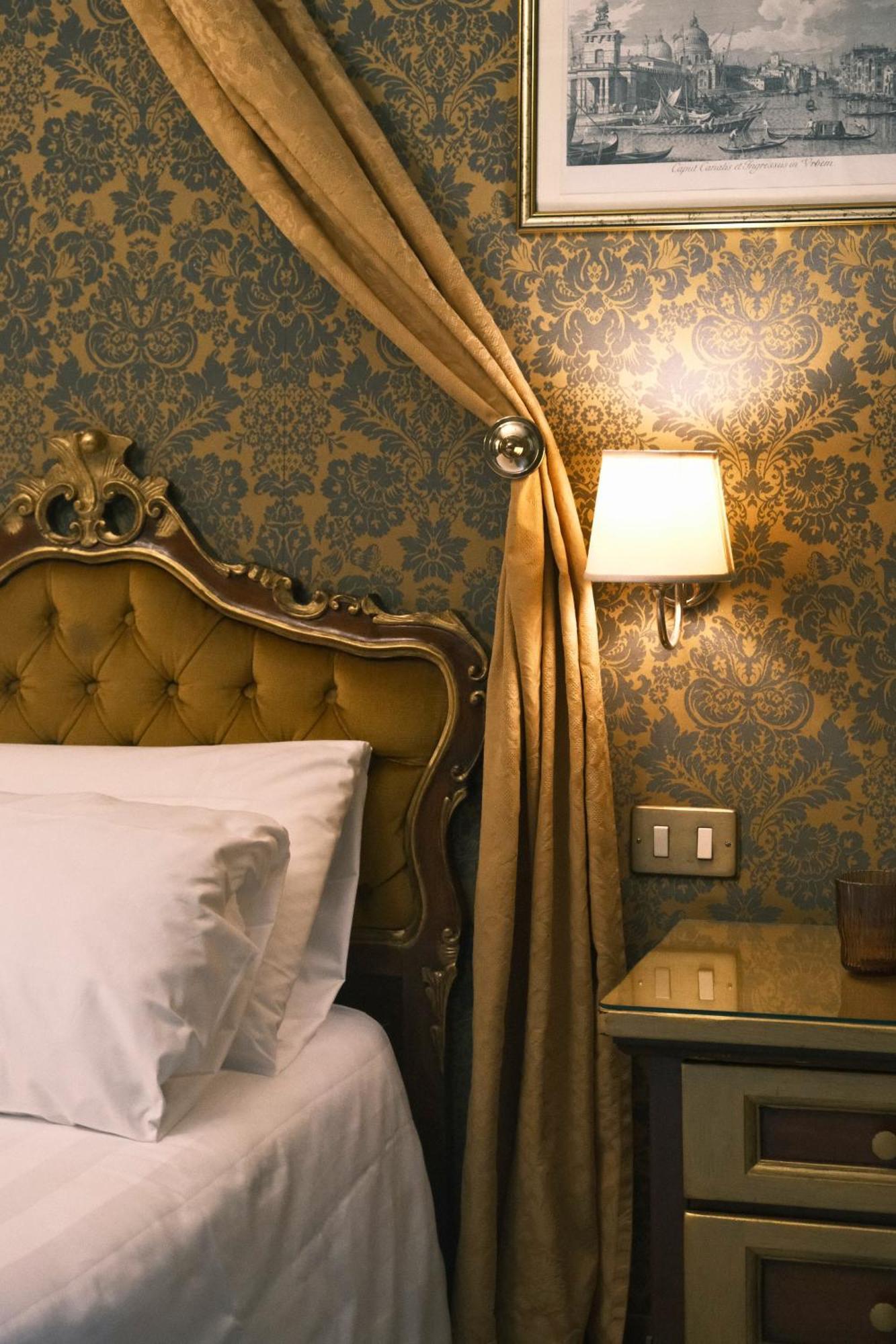 H O T E L S A N G A L L O L Hotel Venice