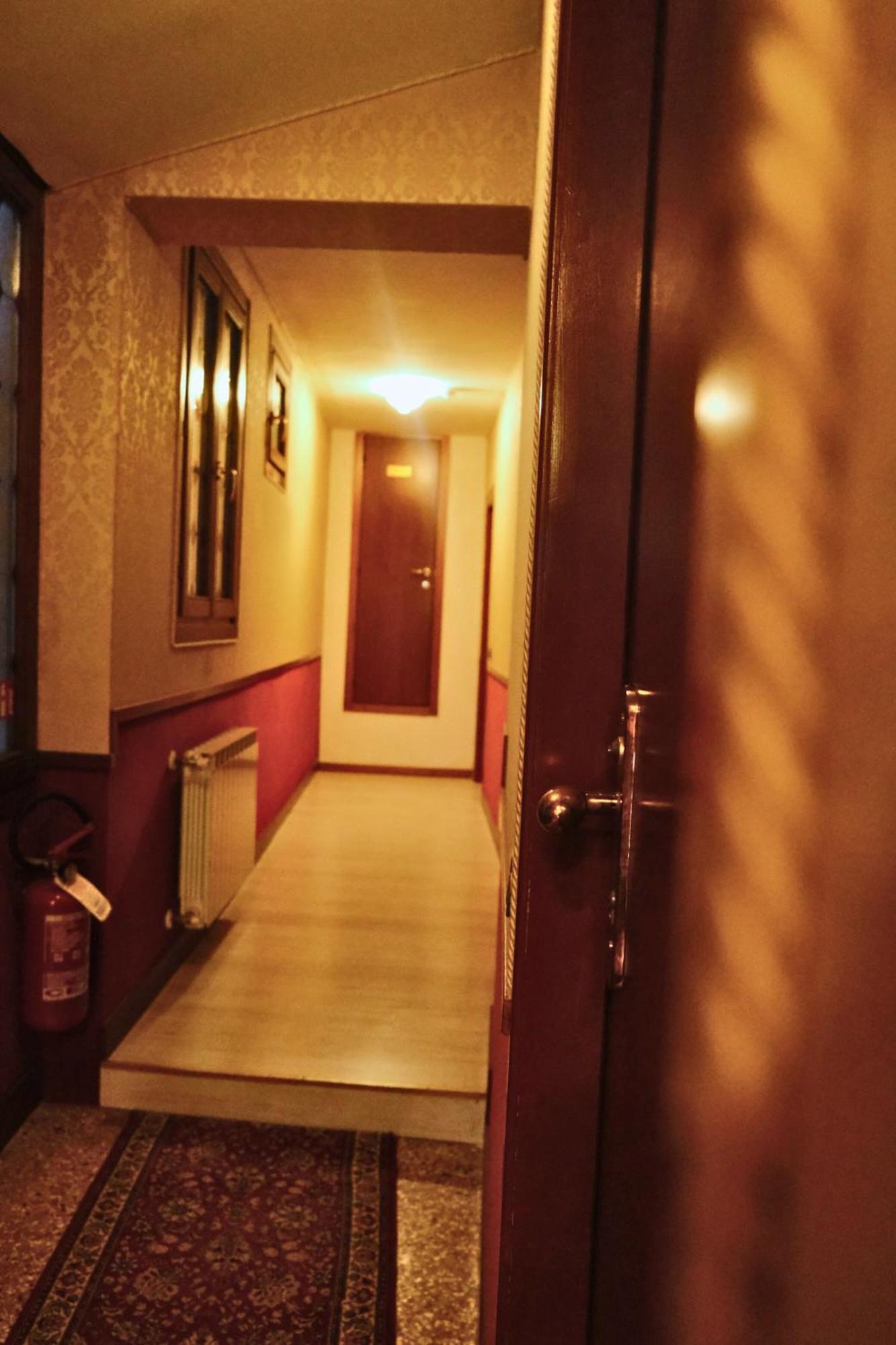 Hotel H O T E L S A N G A L L O L Venice