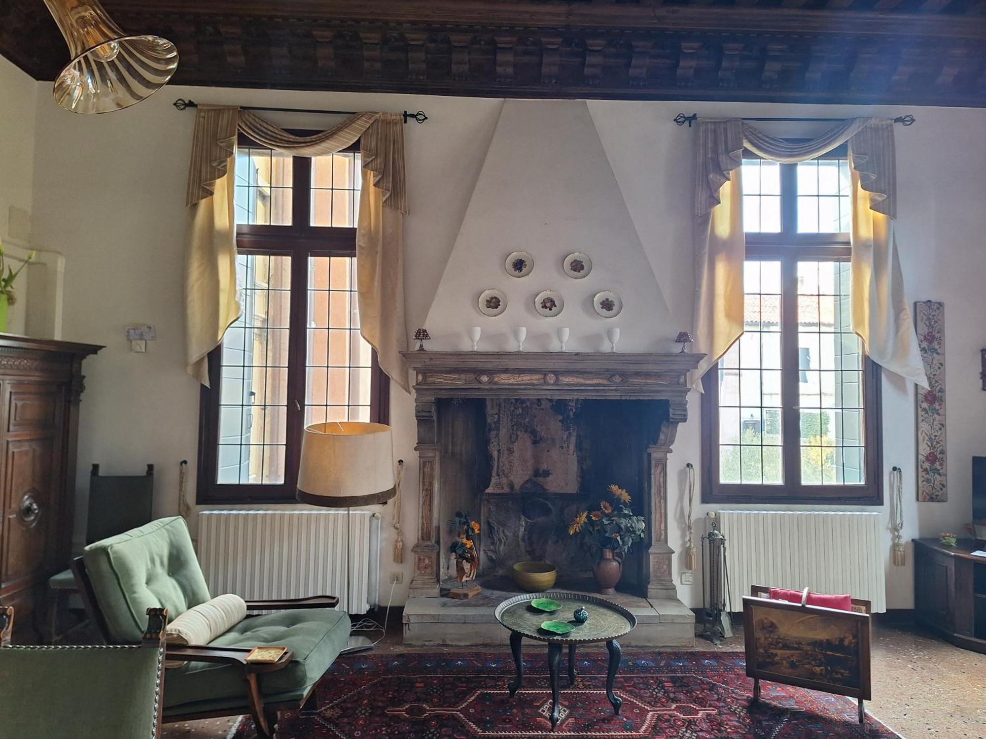 Appartamento Palazzo Foscarini . *