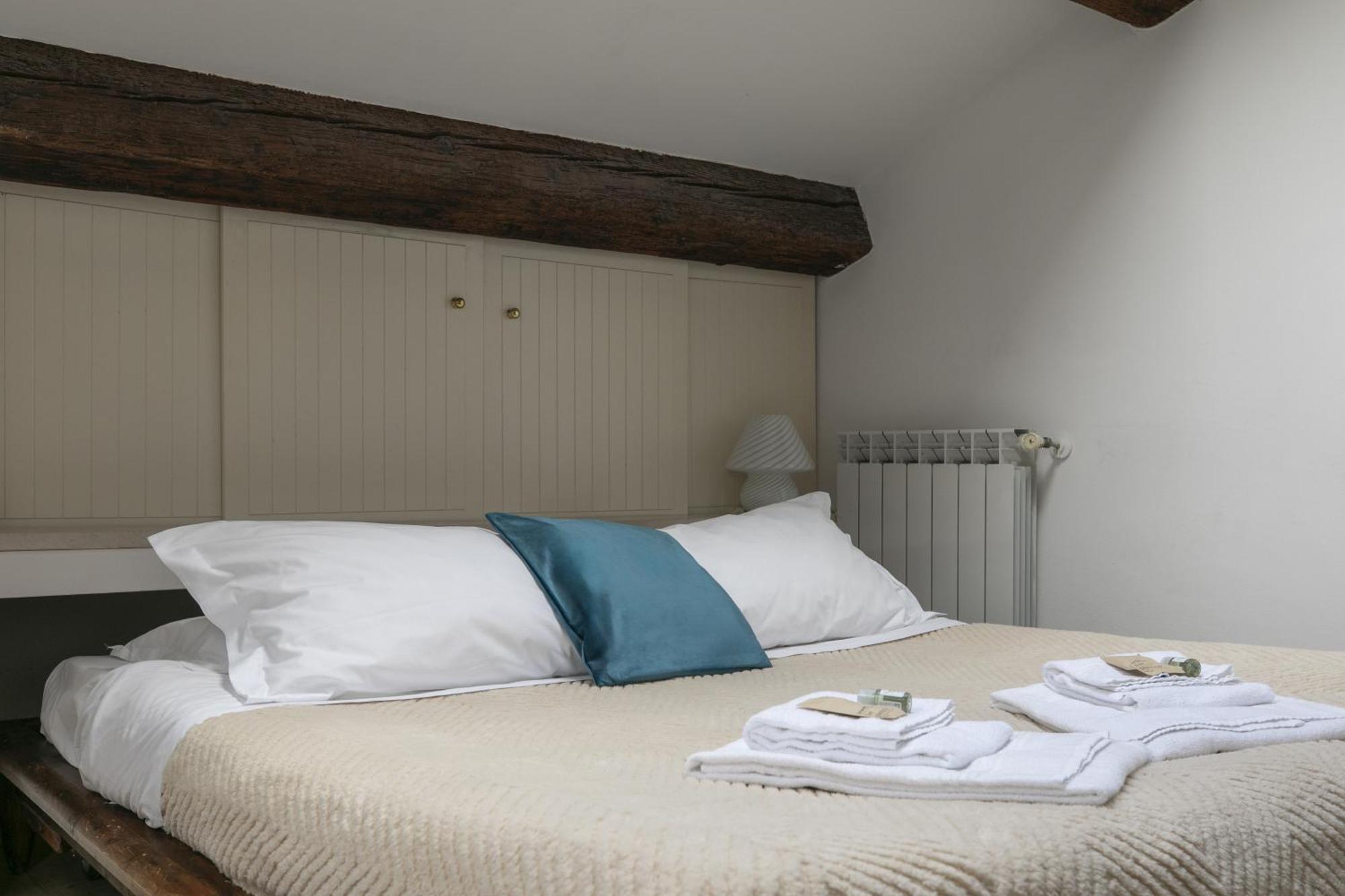 Lovely Attic For 4 Person With Wifi - A/c Appartement Venetië