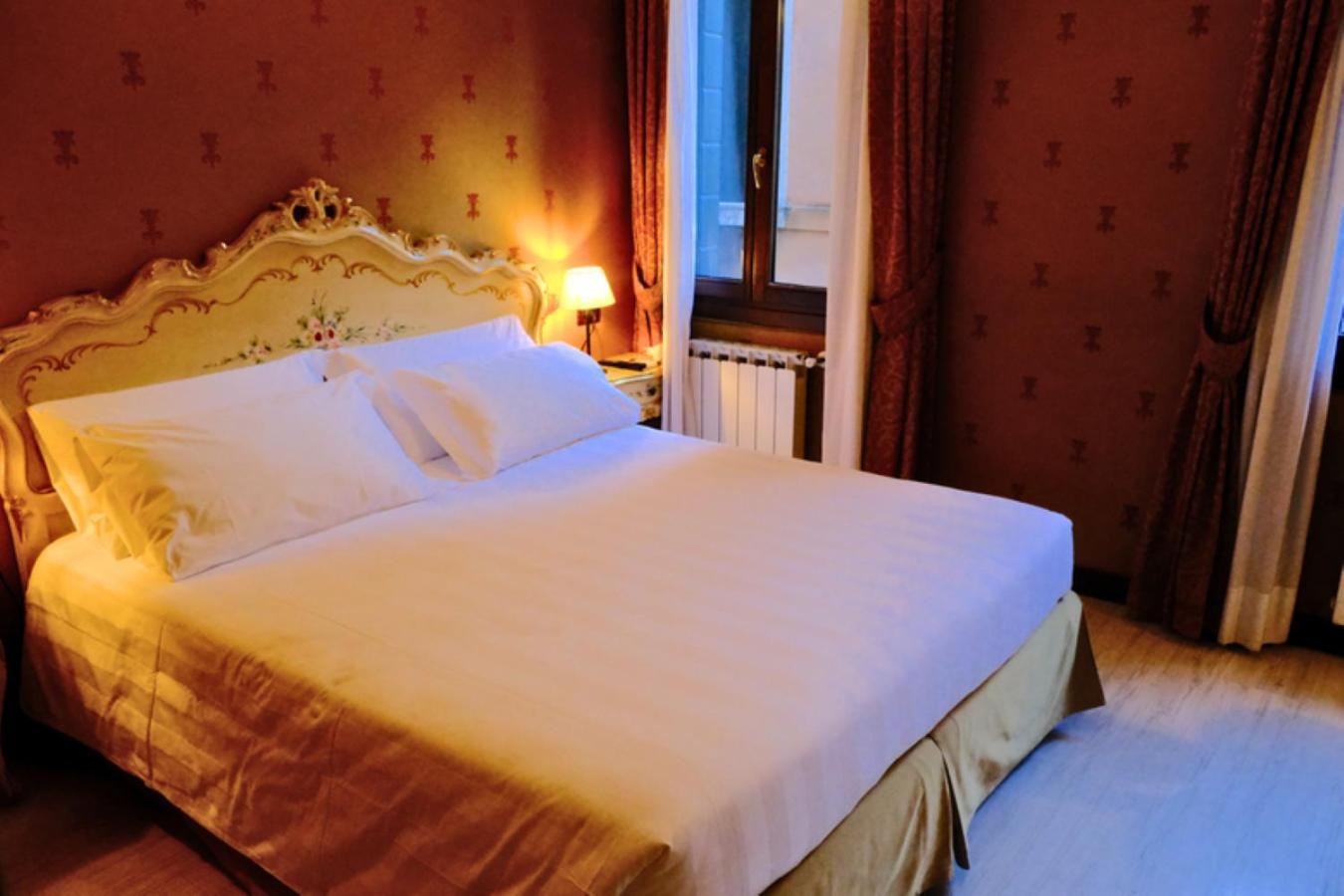 Hotel H O T E L S A N G A L L O L Venice