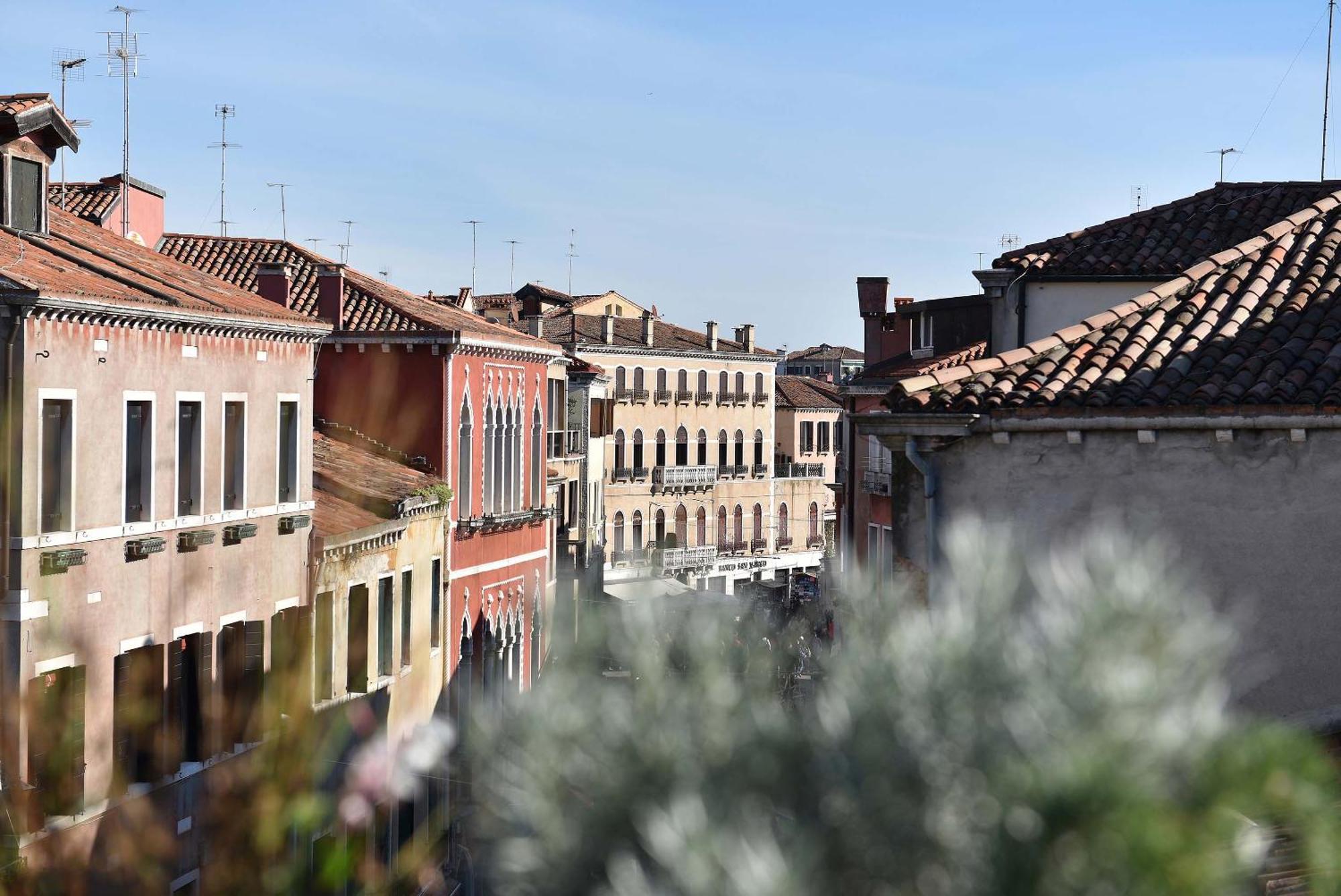 Refugium Amoris - With Fantastic Roof Terrace Apartment