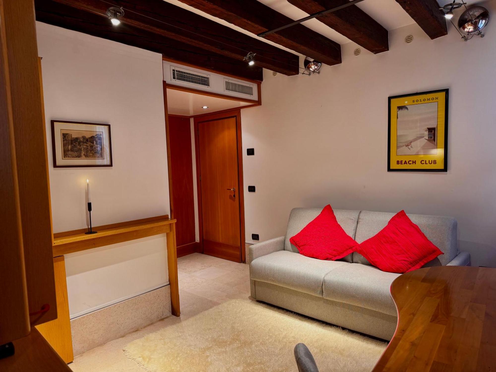 Nama Boutique * Venedig