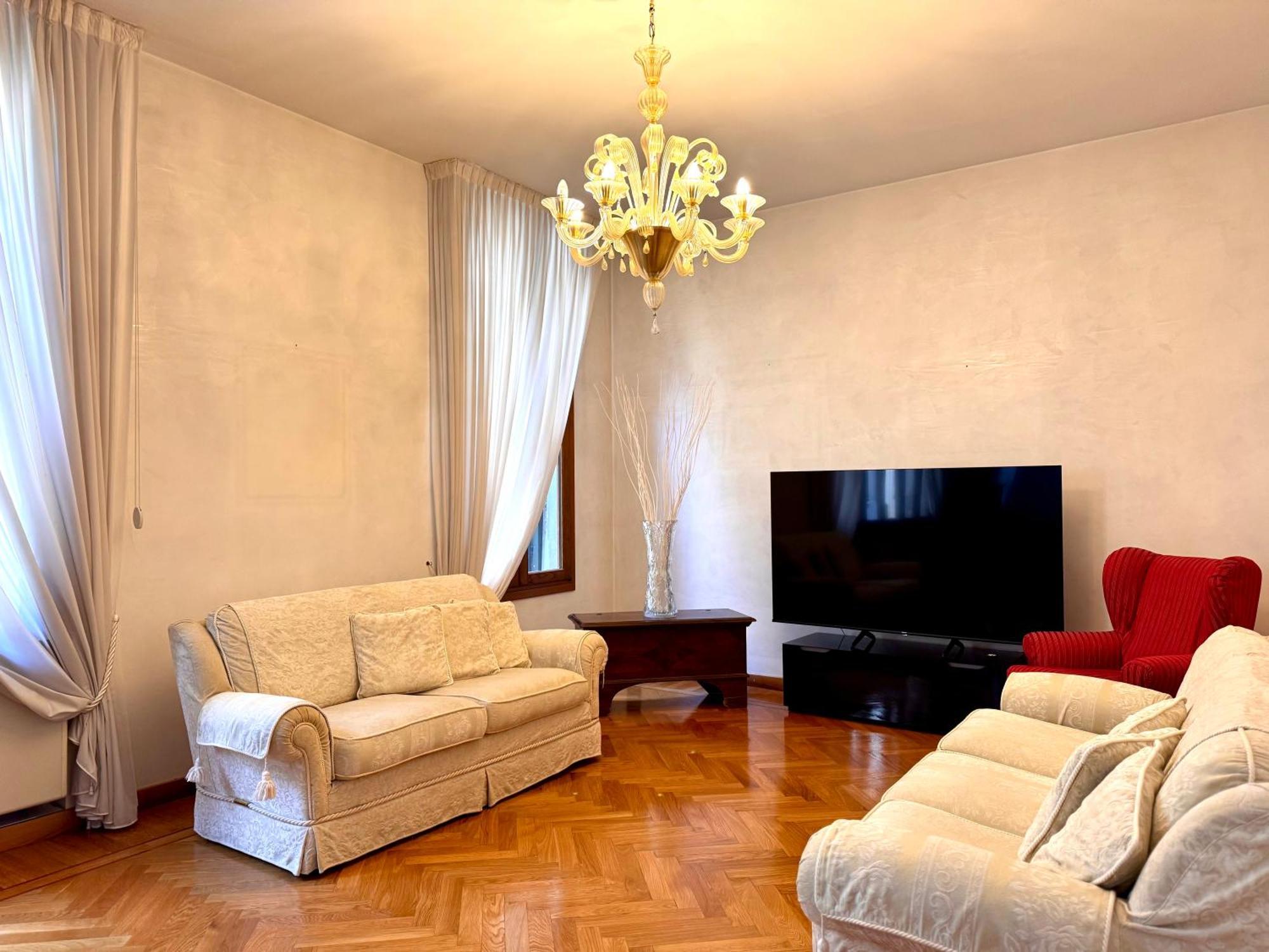 Nama Boutique * Venedig