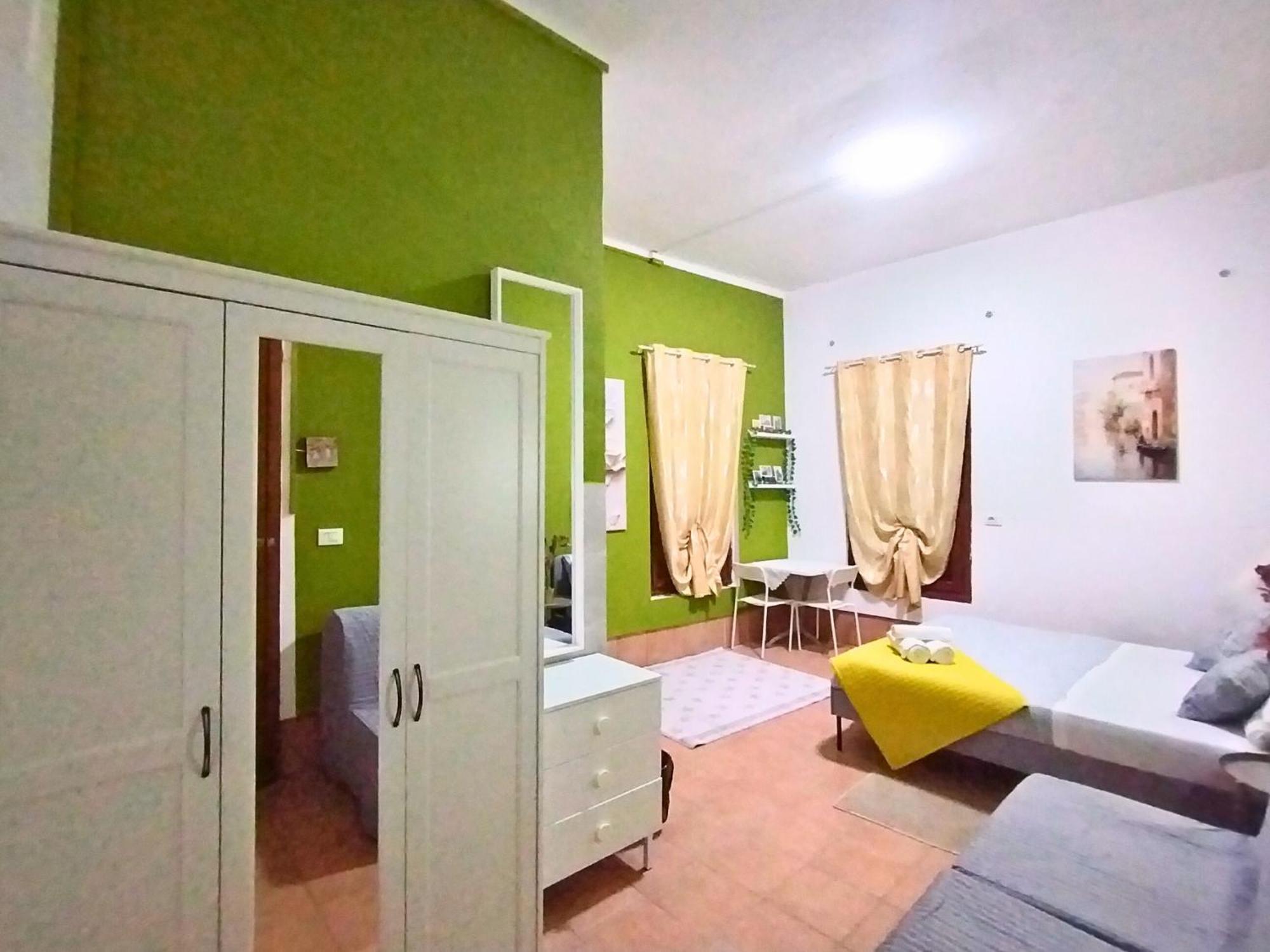 Pavarotti Bed & Breakfast *