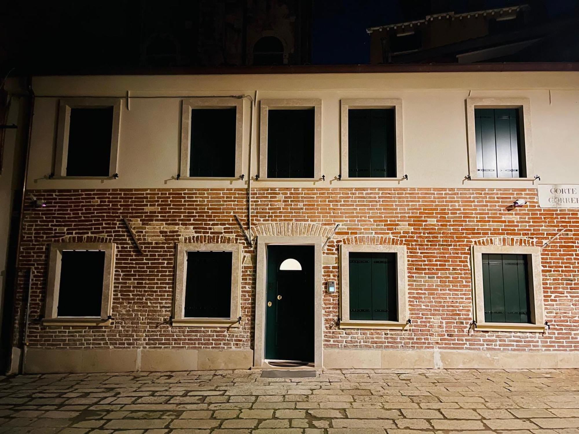 Twin Hearts Venise