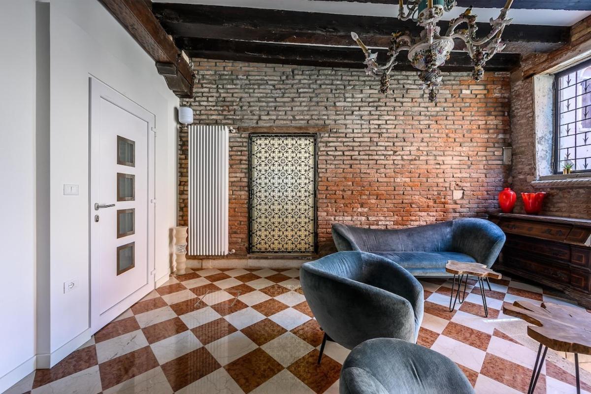 Appartement Window On Venise