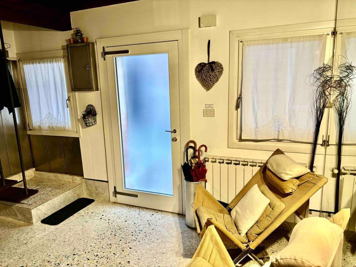 Indipendent House In * Venise