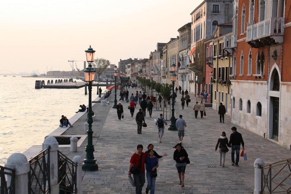 Indipendent House In * Venise