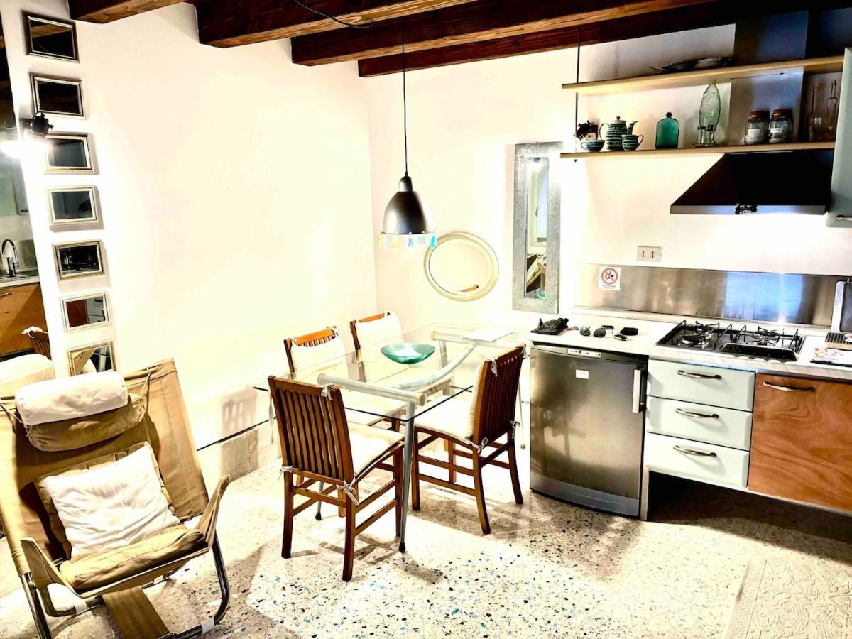 Indipendent House In * Venise