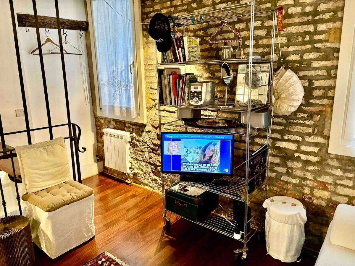 Indipendent House In * Venise