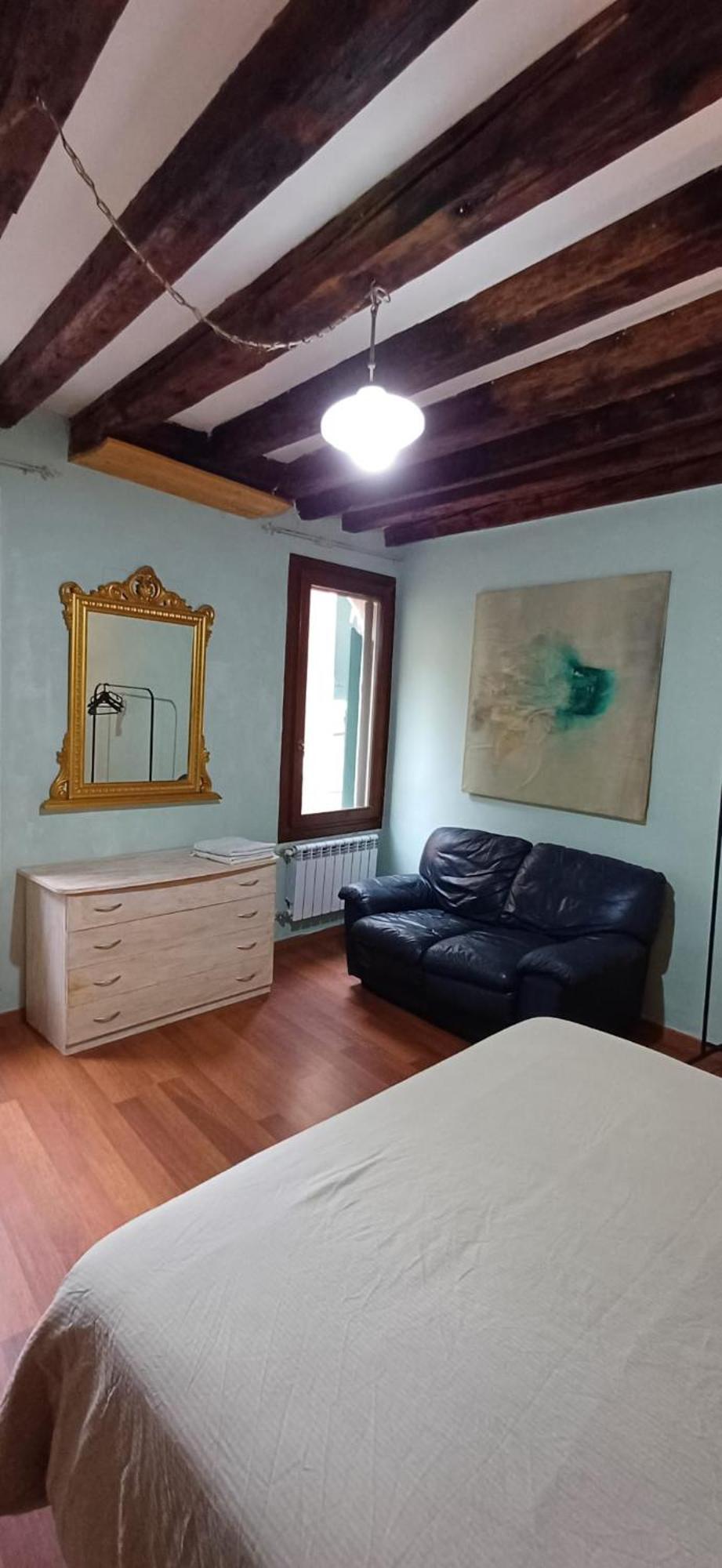 La Bella - Entire Private Apartment *
