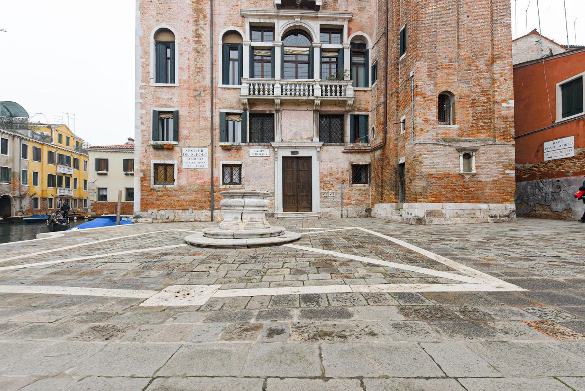 Queen Wally For Long * Venise