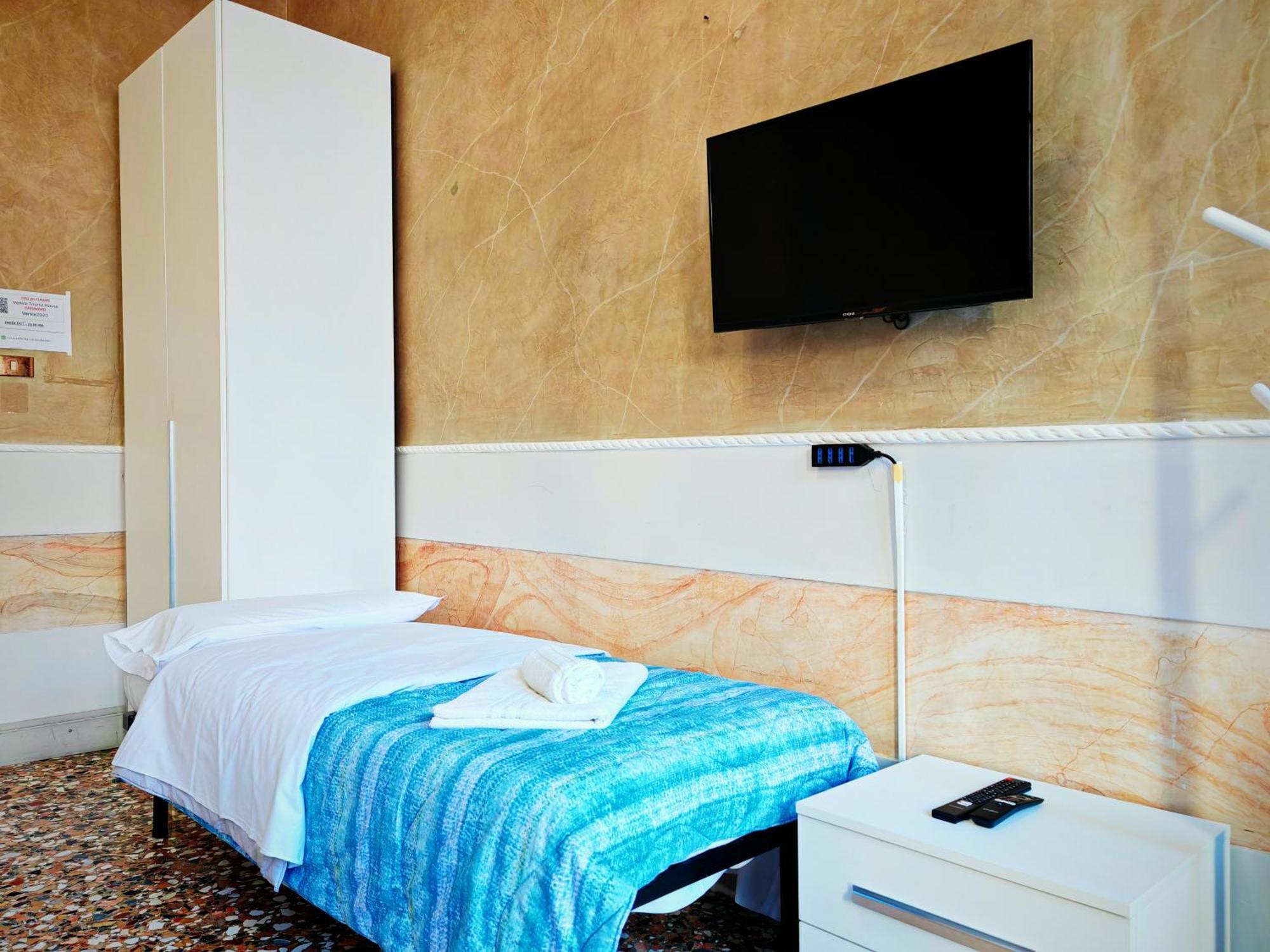 Affittacamere Tourist House *