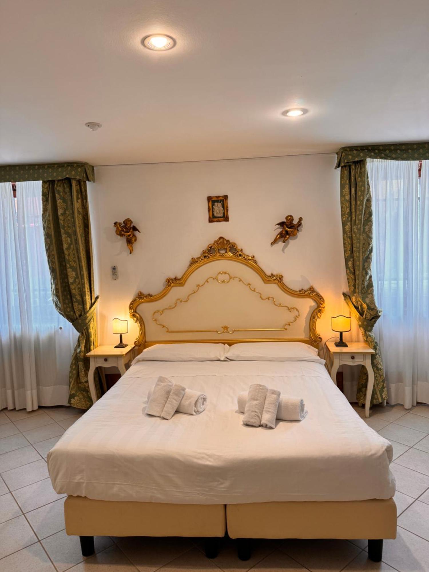 Ca' De Le Capuzine * Venise