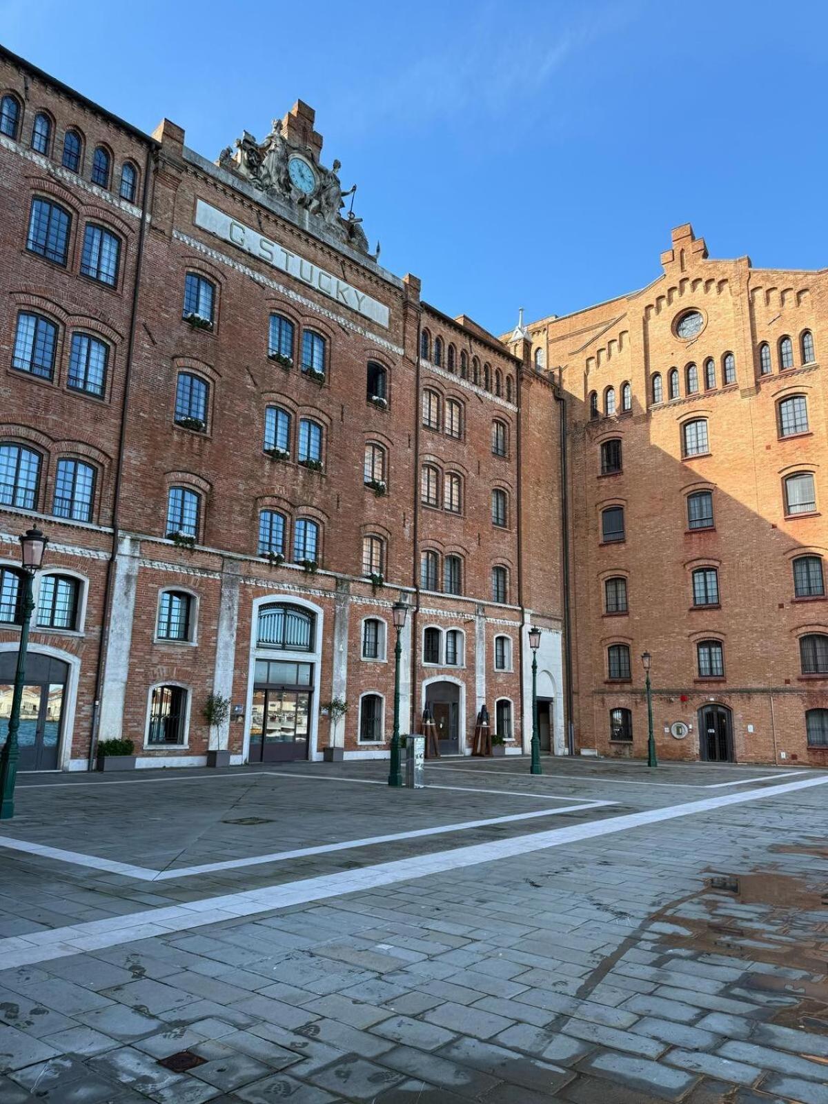 Molino Stucky Chimera - Canal View *