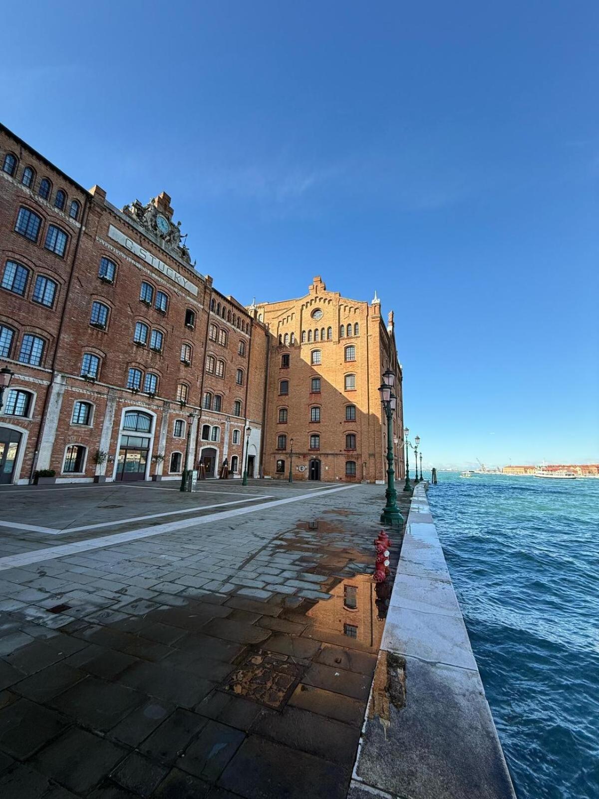 Molino Stucky Chimera - Canal View Venise