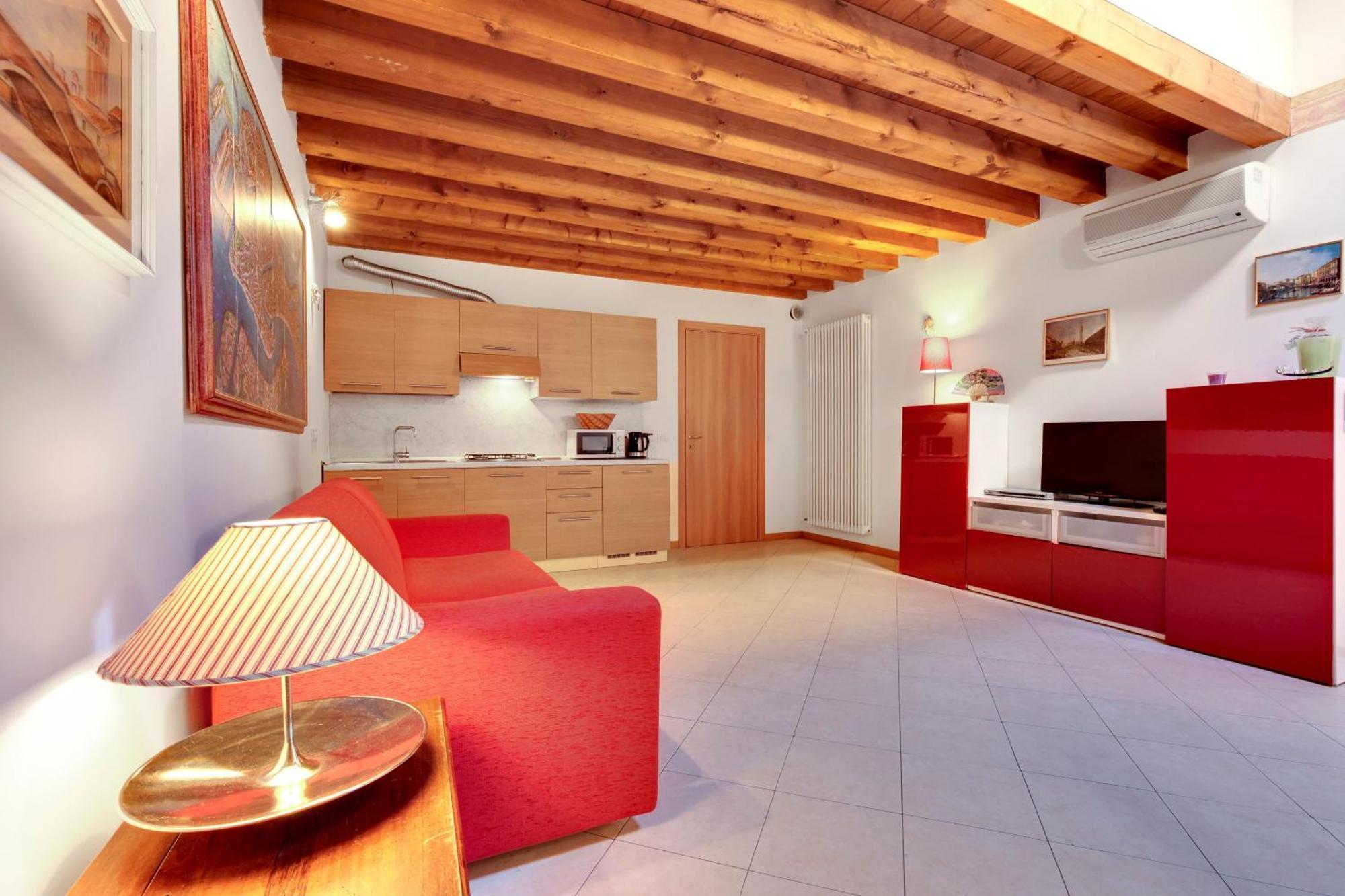 Appartement Auf Zwei Ebenen Mitten In *