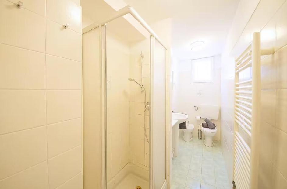 Appartement In ! On Whtsapp ! Check The Number From The Photos! Lovely Venise