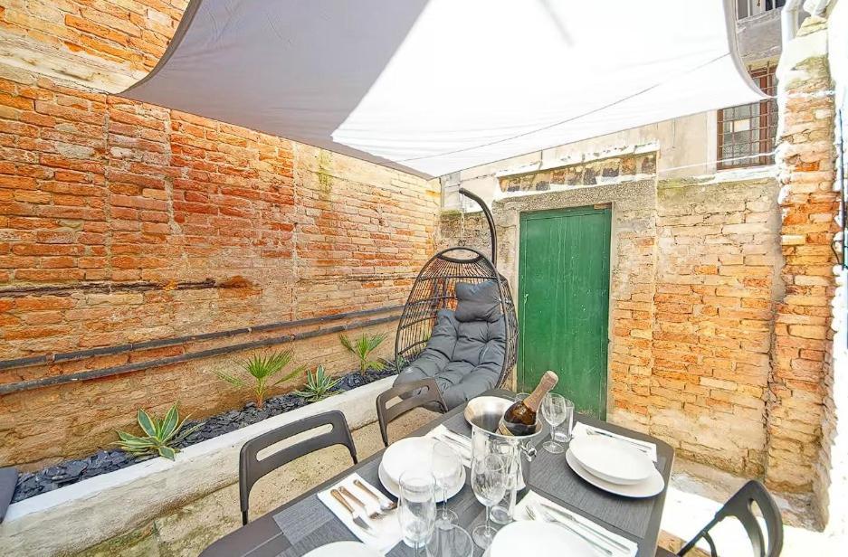 In ! On Whtsapp ! Check The Number From The Photos! Lovely Appartement