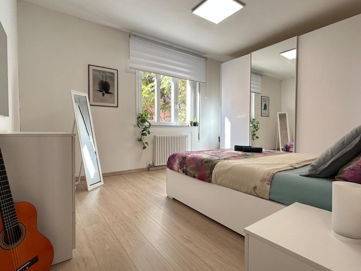 10 Min To Modern & Cozy Venise