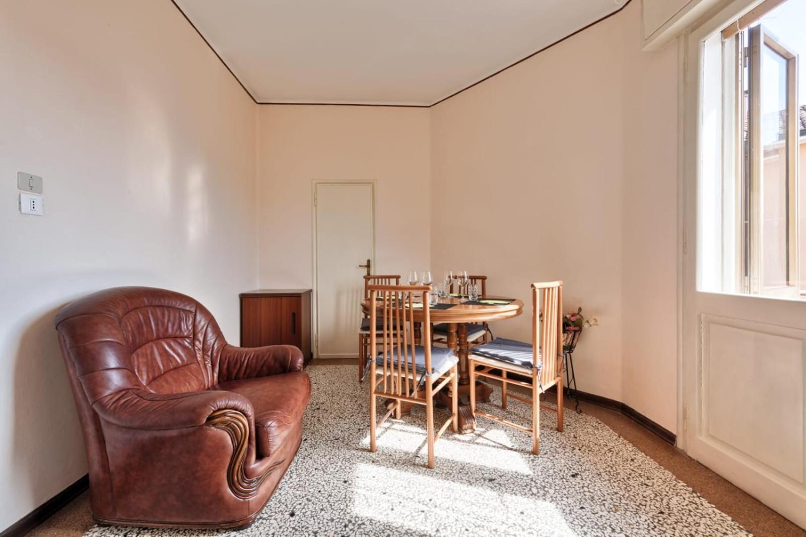 2 Bedroom Mestre Train Station Appartement