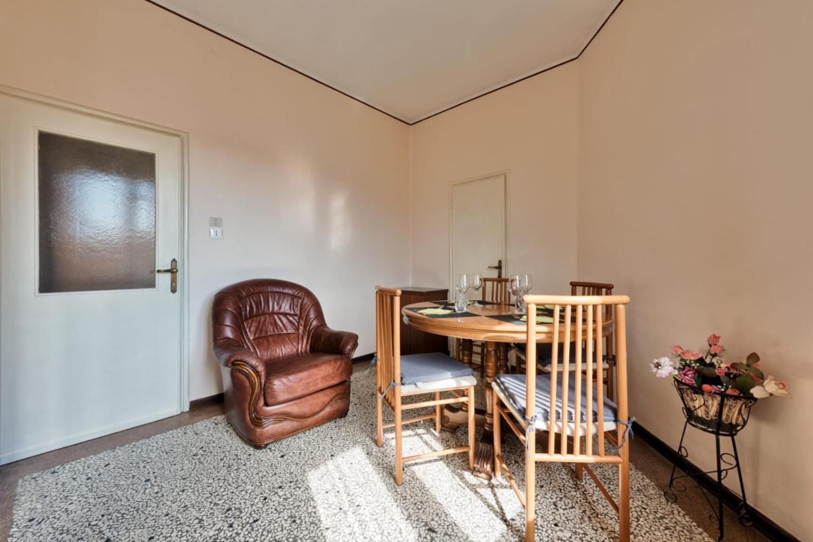 2 Bedroom Mestre Train Station *