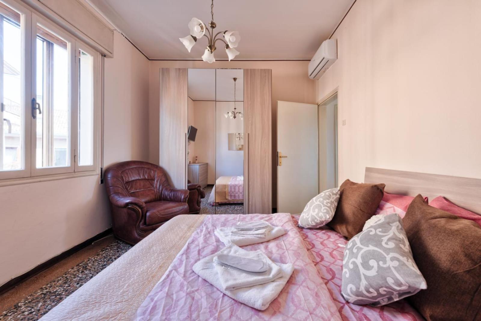 2 Bedroom Mestre Train Station * Venise