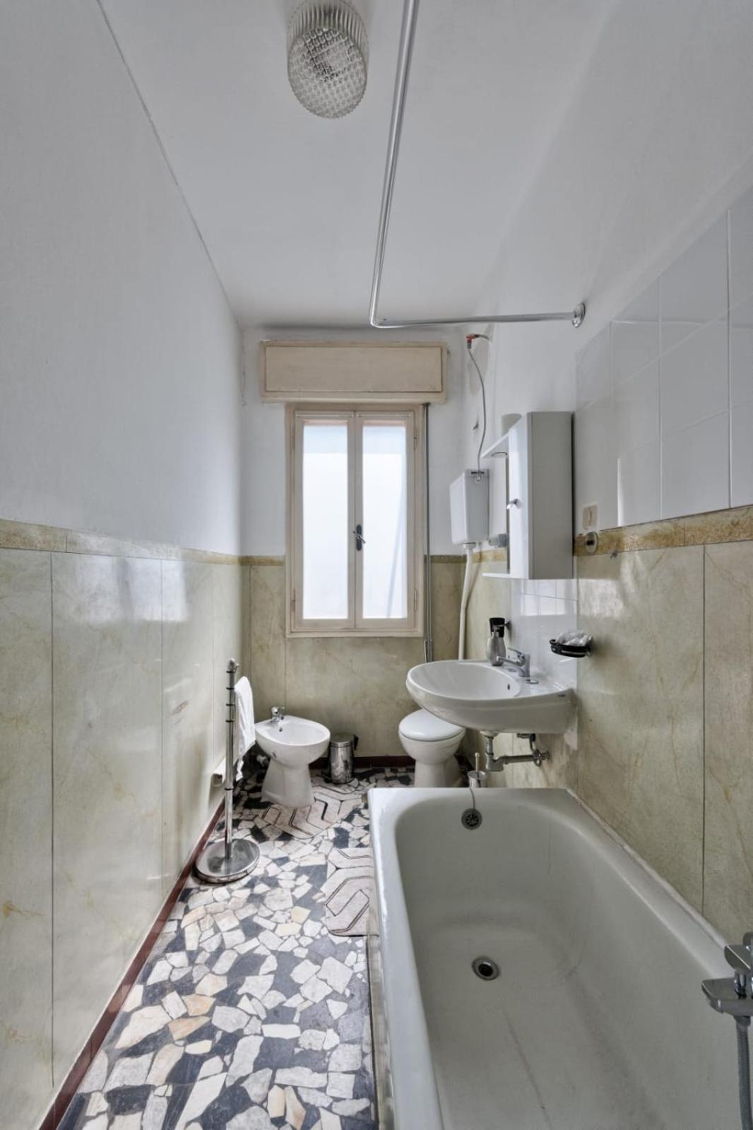 2 Bedroom Mestre Train Station Appartement *