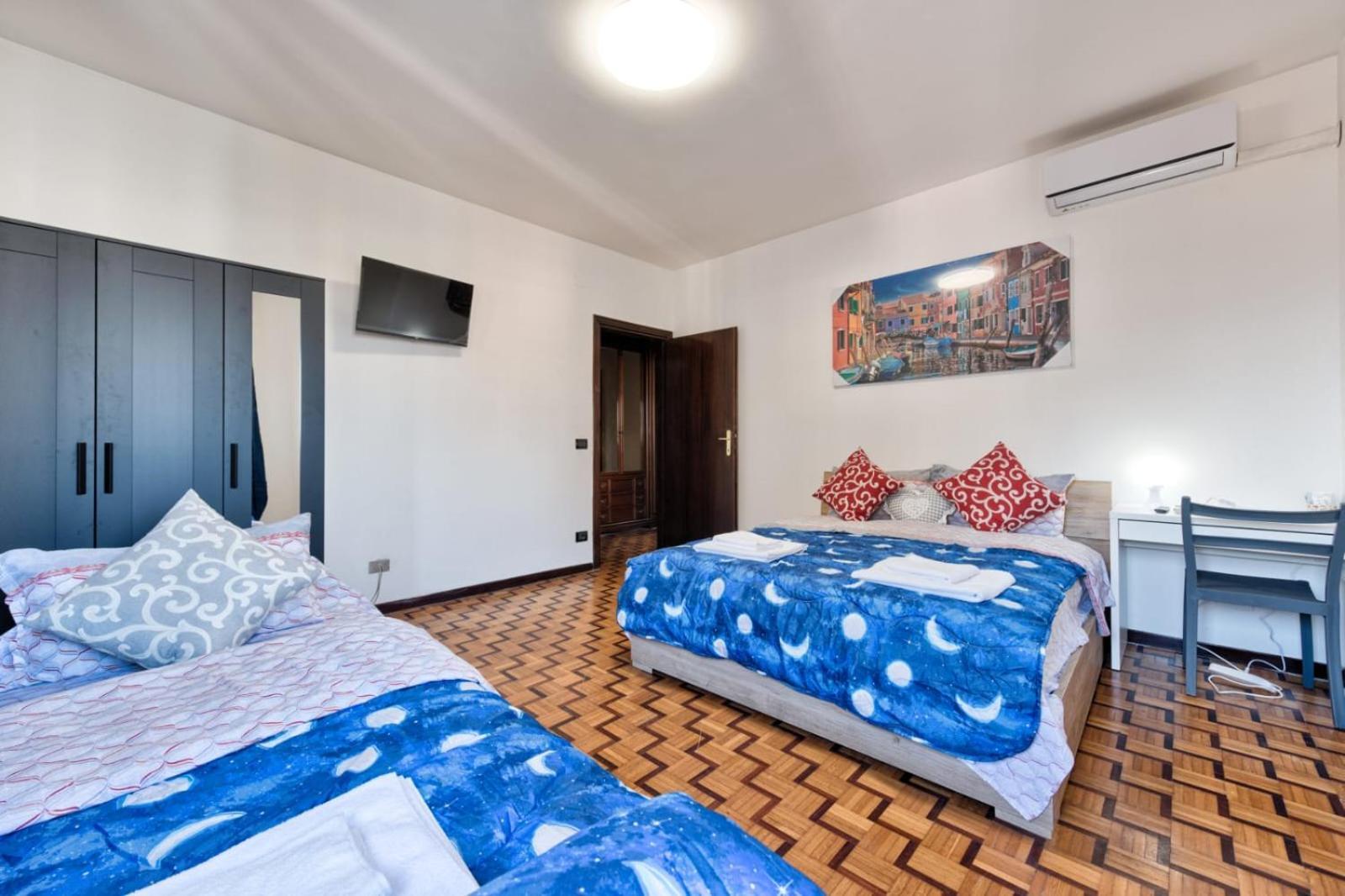 Maison d'hôtes Easy Downtown - Private With Shared Bathroom