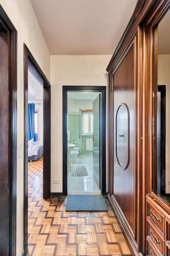 Easy Downtown - Private With Shared Bathroom Maison d'hôtes *