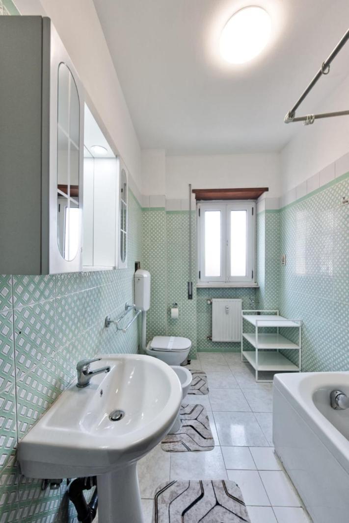 Easy Downtown - Private With Shared Bathroom Maison d'hôtes