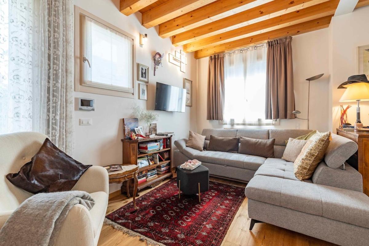Stylish House Near With Parking Hébergement de vacances