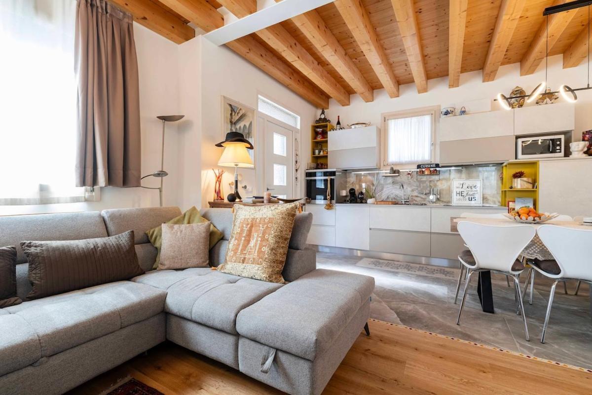 Stylish House Near With Parking Venetië