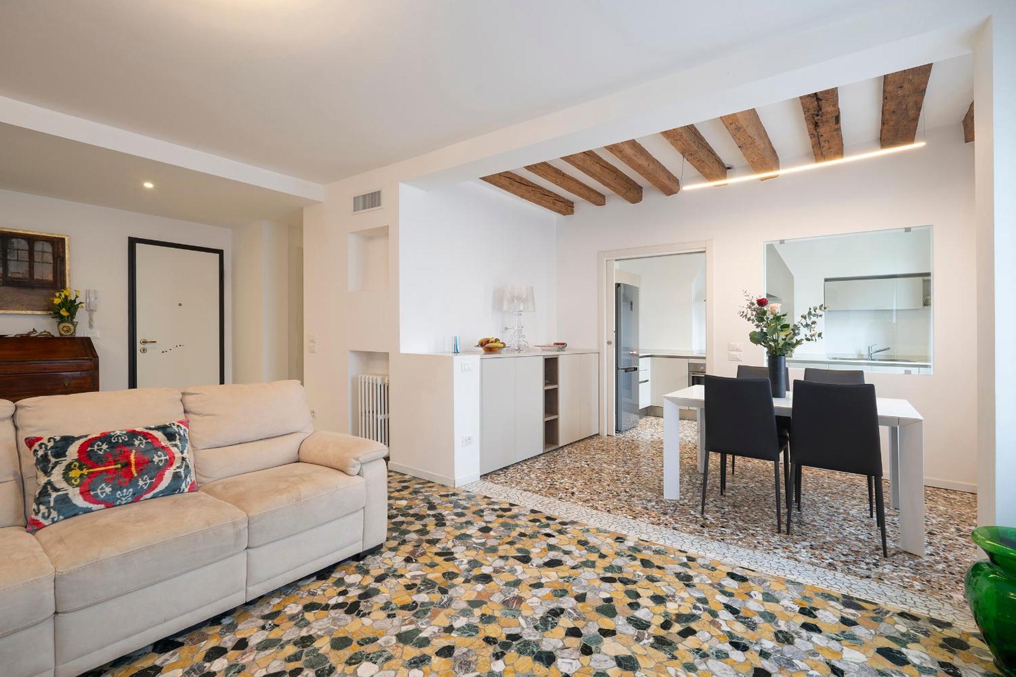 Stupendo Luxury Canal & Garden View Appartement