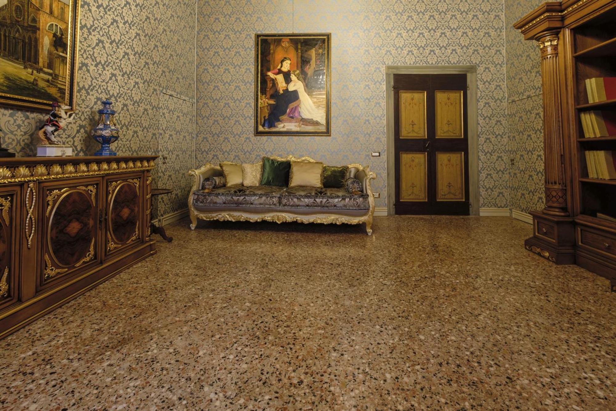 Palazzo Ca' Bernardo By Francesco Molon